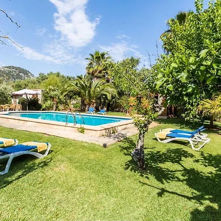 Can Bleo Is A Great Four Bedroom Sleeping 7 Guests With Its Own Hot-tub Pool