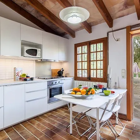 Can Bleo Is A Great Four Bedroom Sleeping 7 Guests With Its Own Hot-tub Pool Villa Pollenca