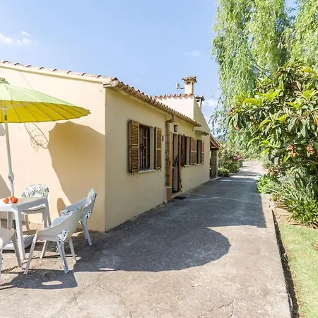 Can Bleo Is A Great Four Bedroom Sleeping 7 Guests With Its Own Hot-tub Pool